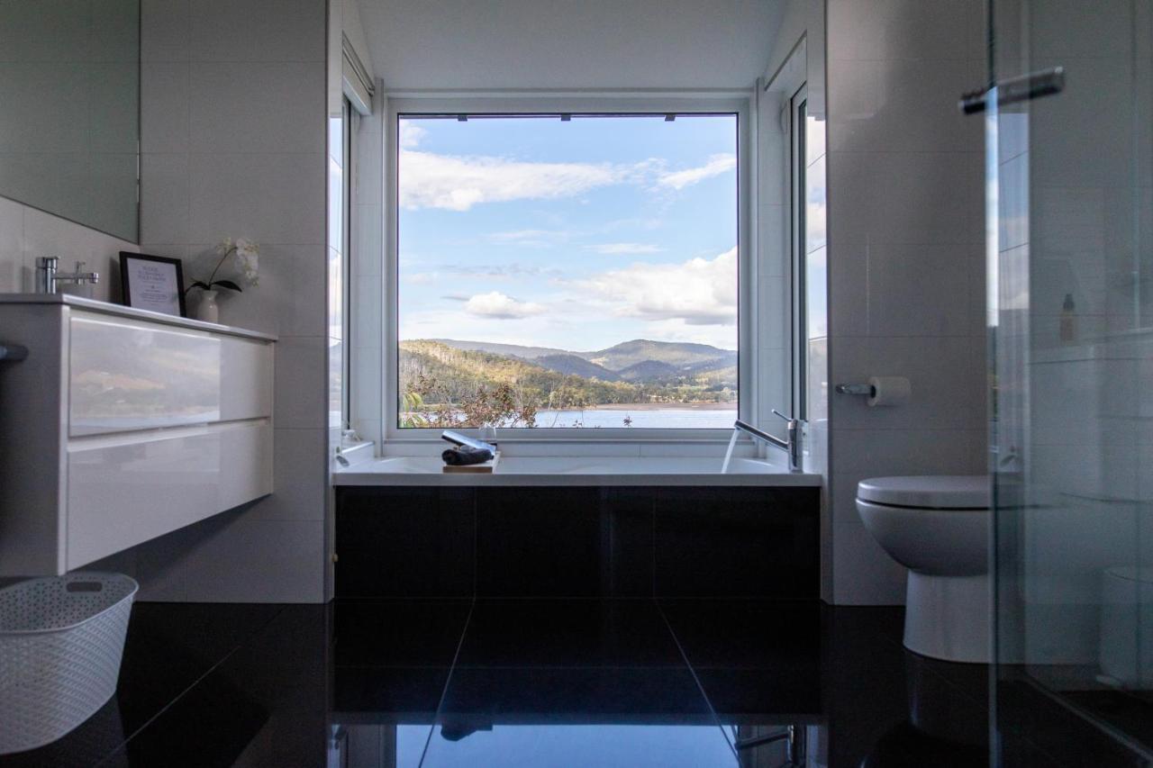 Woodland Bay Retreat-Hot Tub,Sauna And Bayview Hamptons Retreat Lymington 외부 사진