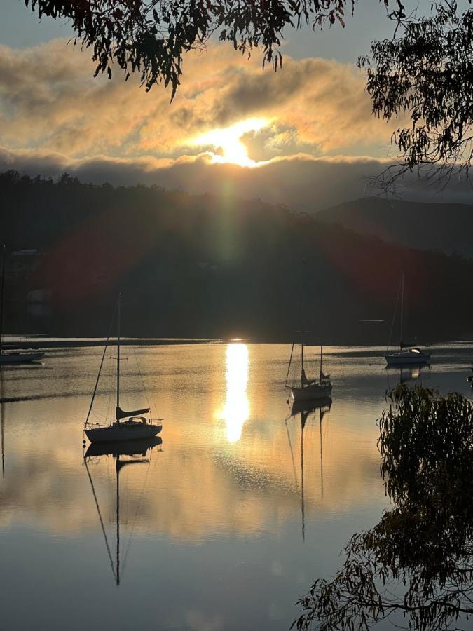 Woodland Bay Retreat-Hot Tub,Sauna And Bayview Hamptons Retreat Lymington 외부 사진